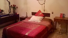 Private room for let in 3-bedroom flatshare in Bologna girls only and with internet
