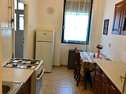 Fully equipped, sunny apartment for rent in central Budapest, wi