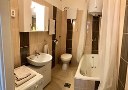 Fully equipped, sunny apartment for rent in central Budapest, wi