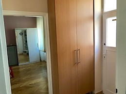 Fully equipped, sunny apartment for rent in central Budapest, wi