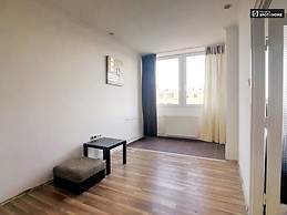 furnished-1-bedroom-apartment-rent-lagymanyos-cb6eedef7c6568a2f5