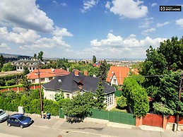 furnished-2-bedroom-apartment-rent-sashegy-127f2d943afcc39991a20