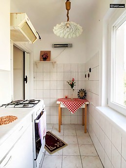 Furnished 2-bedroom apartment for rent in Sashegy