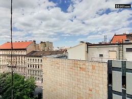 furnished-3-bedroom-apartment-rent-erzsebetvaros-14aa6b645b4a8ca