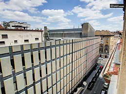 furnished-3-bedroom-apartment-rent-erzsebetvaros-447a28c8bb4dd52