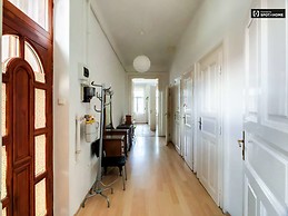 furnished-3-bedroom-apartment-rent-erzsebetvaros-6b7f58f25abdb6f