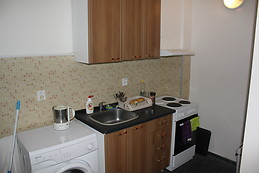 Furnished room with window in the ground floor in Smíchov