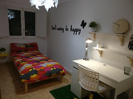 Genial habitación para estudiantes al lado de la Universidad!