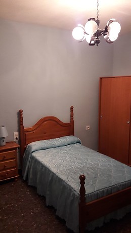 Habitacion amplia cerca a estacion de autobuses de toledo