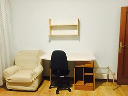 Habitacion amplia cerca de la Universidad de La Rioja