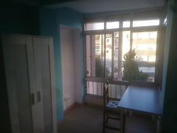 Habitacion amplia y muy luminosa, muy bien ubicada del transporte