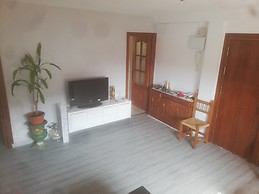 Habitacion amplia y muy luminosa, muy bien ubicada del transport