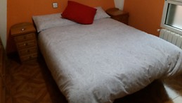 Habitación amplia con mesa d escritorio Asturias gijon