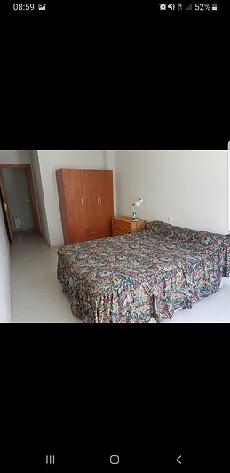 Habitacion con cama doble , amplia y luminosa