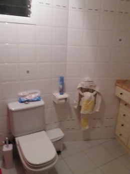 Habitación para chicas en frente de la Universidad