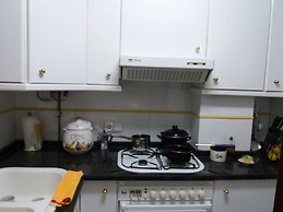 Habitación para chicas en frente de la Universidad