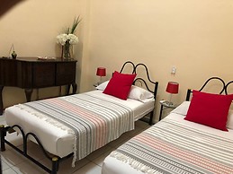 Habitacion Colonial, Las Reyes,en Centro Havana