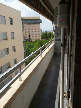 Habitación de grandes dimensiones en el centro de Tarragona