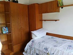 Fantástica habitación libre en apartamento compartido de estudiantes internacionales en Bilbao con ascensor