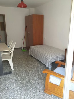 Habitación individual con balcón en el centro de Tarragona