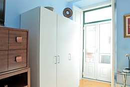 Habitación individual, con balcón, en un piso de 5 habitaciones