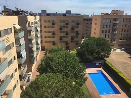 HABITACIÓN INDIVIDUAL EN ÁTICO LUMINOSO Y CON VISTAS EN VILA-SEC