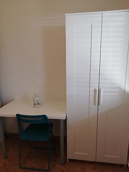 Habitación individual soleada y muy cerca de la playa