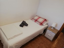 Habitación individual soleada y muy cerca de la playa