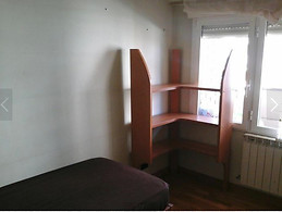 Habitación lista para entrar a vivir en zona muy bien comunicada