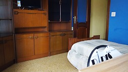 HABITACION LUMINOSA CON VISTAS A LA CALLE Y AMPLIA