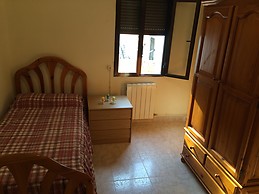 Habitación luminosa con servicios incluidos
