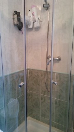 Habitación en Málaga cerca de paradas de bus, metro. Playa a 4 m