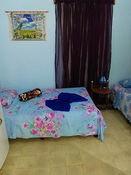 Habitacion para dos personas con baňo privado,clima,nevera,limpi