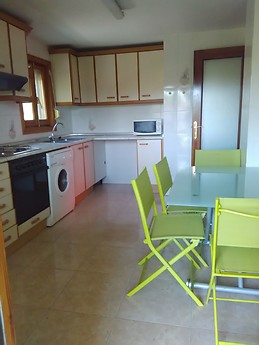 Habitacion con piscina y zonas deportivas