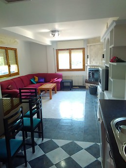 Habitacion con piscina y zonas deportivas