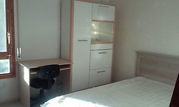 Habitacion con piscina y zonas deportivas