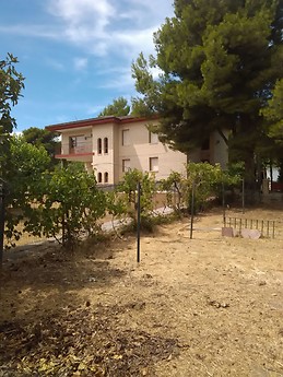Habitacion con piscina y zonas deportivas
