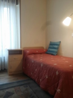 Habitacion en piso muy amplio y cuidado