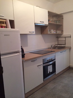 Habitación en piso amplio y soleado en Zaragoza!