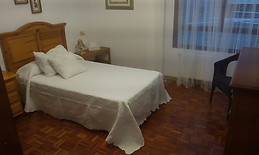 Habitación en piso soleado y bien comunicado. Colada y limpieza