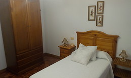 Habitación en piso soleado y bien comunicado. Colada y limpieza