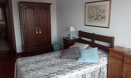 Habitación en piso soleado y bien comunicado. Colada y limpieza