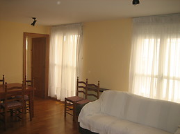 Habitación en precioso apartamento en el centro de Zaragoza.