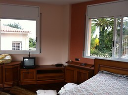 Habitacion soleada , parquet y terraza junto campus urv Catalu