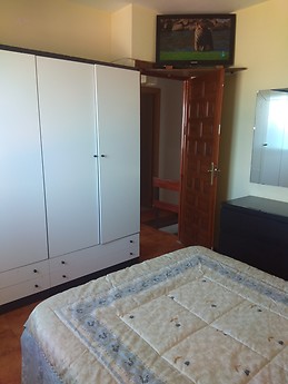 Habitación con ventana al mar mucha luz ideal para dos personas