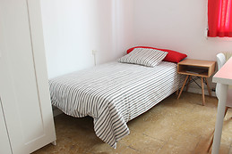 Habitación con wifi en el centro y cerca de la Universidad