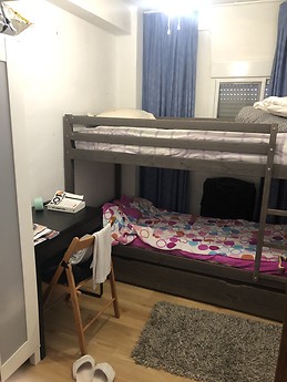 Habitatacion con todas as comodidades en familia anfitriona