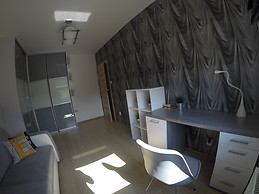 High standard, fully furnished flat for rent