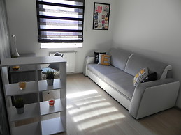 High standard, fully furnished flat for rent