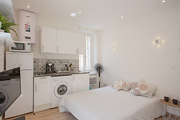 Jolie Studio sur Toulon avec wifi+Terrasse